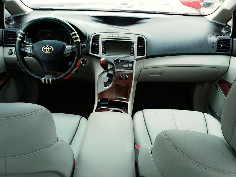 Thumbnail 4 of 2010 Toyota Venza